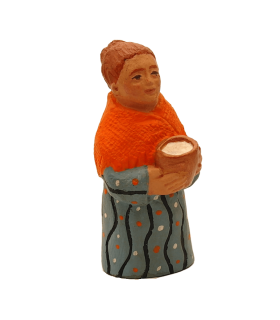 Femme à la jatte - crèche de Dourgne