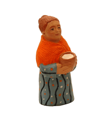 Femme à la jatte - crèche de Dourgne